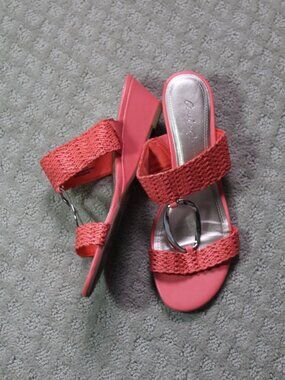Amelia Grace Size 8.5M Bright Coral Woven Mesh Strappy Low Wedge Sandals